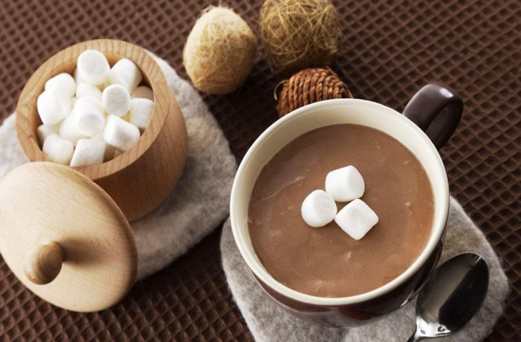 3 υλικά+ 3 λεπτά είναι όσα χρειάζεσαι για μια ζεστή σοκολάτα!