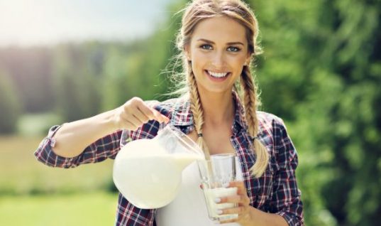 Έξι λόγοι να προτιμήσετε το κατσικίσιο γάλα από το αγελαδινό