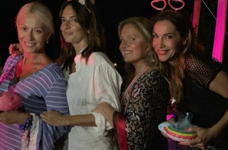 Η Δέσποινα Βανδή γιόρτασε με 3 γνωστές Μαρίες – Το ιδιαίτερο σκηνικό του πάρτι (εικόνες)