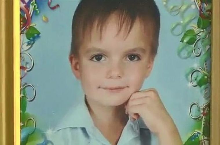 Βουτιά θανάτου από 8χρονο – Δεν άντεχε την κακοποίηση από τους γονείς του