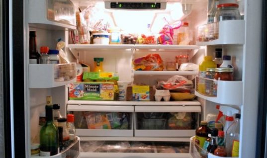 Mε αυτό το απίθανο κόλπο θα αυξήσεις τον χώρο σε ένα γεμάτο ψυγείο -Θα χρειαστείς μόνο ένα αντικείμενο