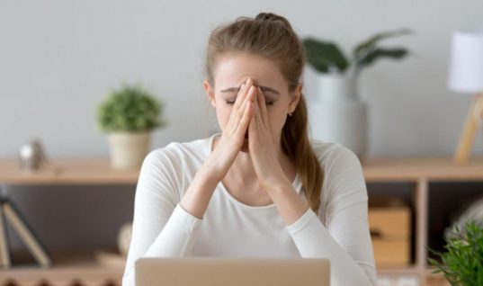 5 σημάδια που δείχνουν ότι πρέπει να ζητήσεις βοήθεια για το άγχος σου