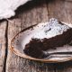 Το λαχταριστό σοκολατένιο κέικ με μόνο δύο υλικά που έγινε viral -Απίστευτα εύκολο, γίνεται σε 30 λεπτά