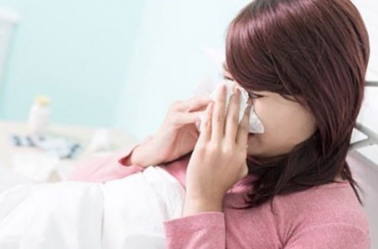 Γρίπη: Οι «επικίνδυνες» μέρες μετάδοσης από κάποιον που νοσεί