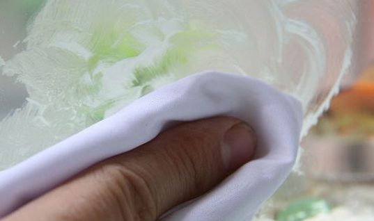 Tips για να εξαφανίστε γρατζουνιές από τζάμια και καθρέφτες!