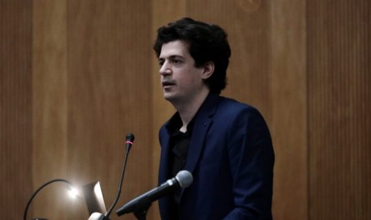 Κωνσταντίνος Δασκαλάκης: Ο Έλληνας καθηγητής του ΜΙΤ εξηγεί τη θεαματική εξάπλωση του κορονοϊού 