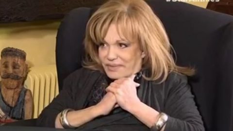Μαίρη Χρονοπούλου: Βρίσκεται στην εντατική και δίνει μάχη αυτή τη στιγμή να κρατηθεί στη ζωή
