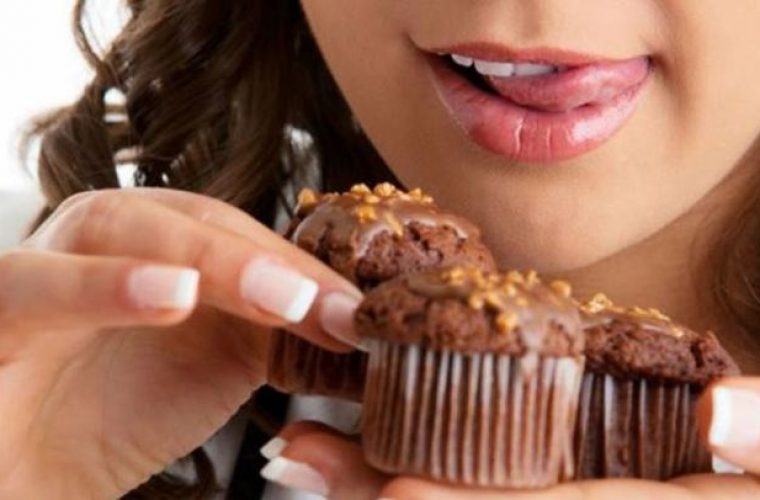 4 τρόποι για να σταματήσετε να τρώτε γλυκά