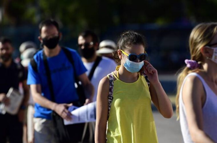 Υποχρεωτική χρήση μάσκας παντού και σε εξωτερικούς χώρους σε 11 περιοχές της Ελλάδας- Δείτε σε ποιες