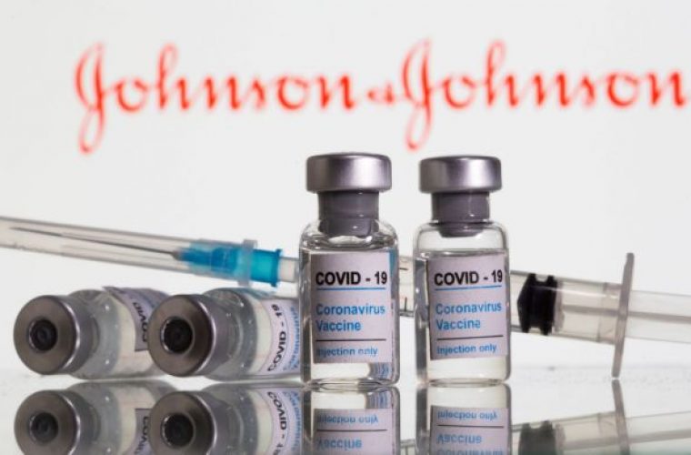Στη άμεση διακοπή της χρήσης του εμβόλιο της Johnson & Johnson προχωρούν οι ΗΠΑ