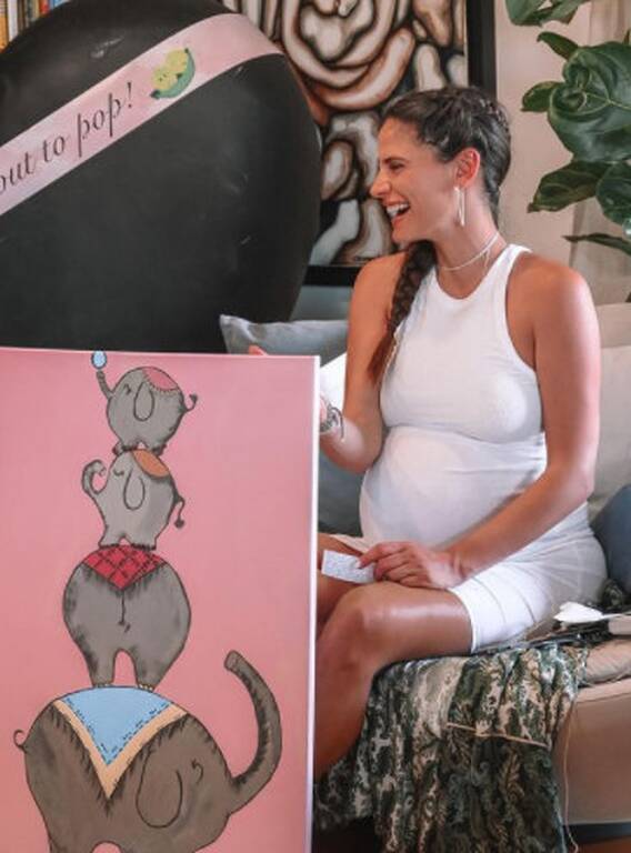 Χριστίνα Μπόμπα: Της ετοίμασαν baby shower λίγο πριν γεννήσει! Όμορφες εικόνες