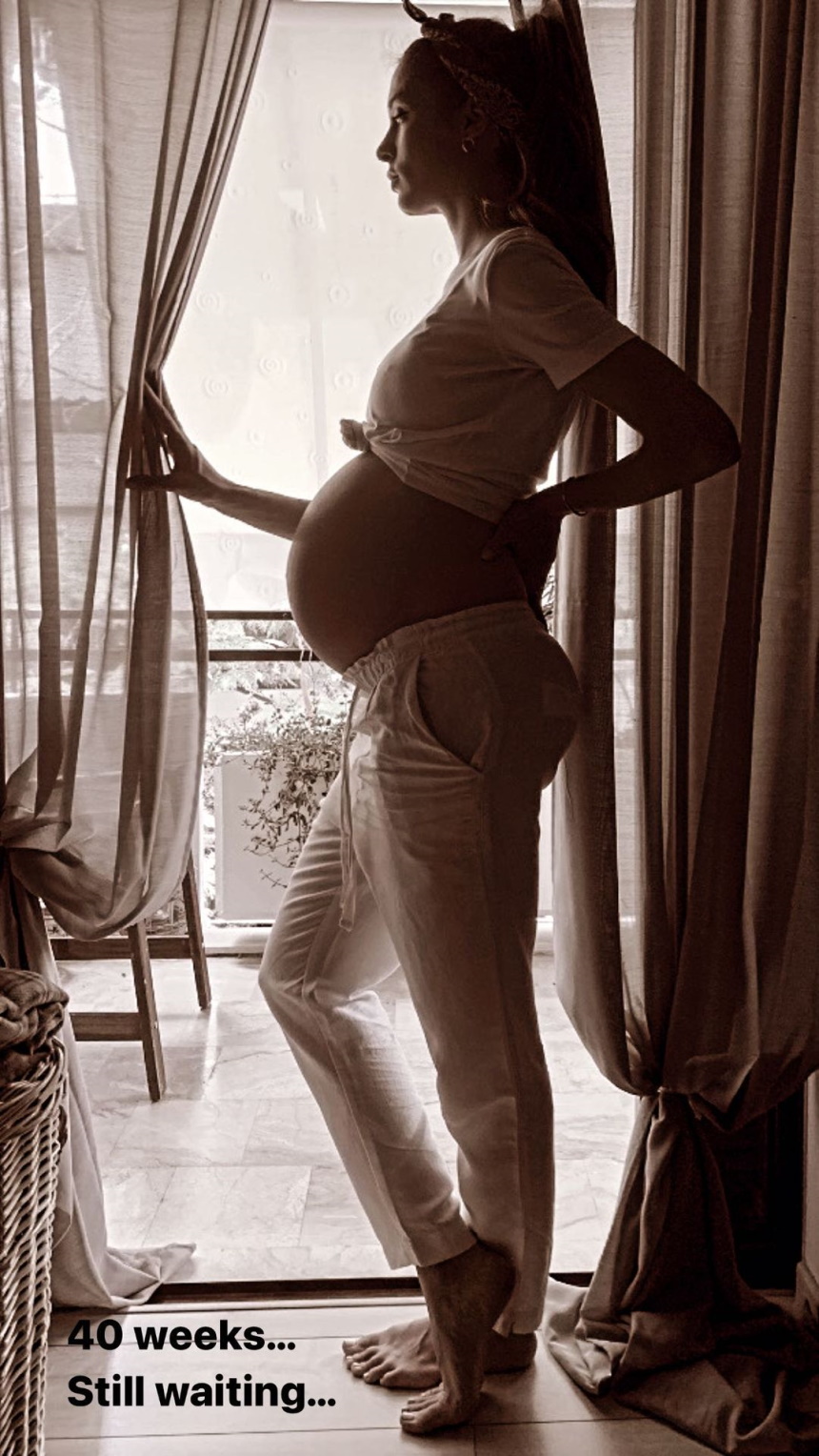 Υπέροχη φωτογραφία: Ο Άκης Πετρετζίκης φωτογραφίζει τη σύντροφό του λίγο πριν γεννήσει!