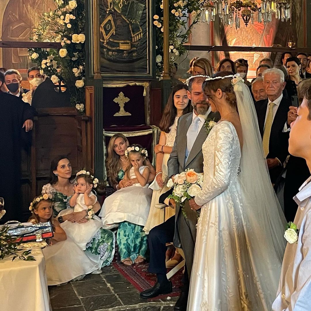 Γάμος Αντώνη Λαιμού– Μαρίκας Αράπογλου: Το εντυπωσιακό και ρομαντικό νυφικό! (εικόνες)
