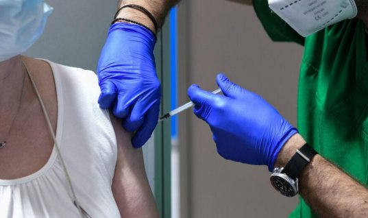 Ποιοι απαλλάσσονται από τον υποχρεωτικό εμβολιασμό κατά του κορωνοϊού και πως δίνεται η απαλλαγή