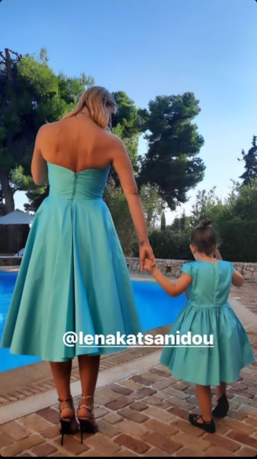 Μικρογραφία της μαμάς της: Η Ελεονώρα Μελέτη και η κόρη της με ασορτί φόρεμα! (εικόνες)