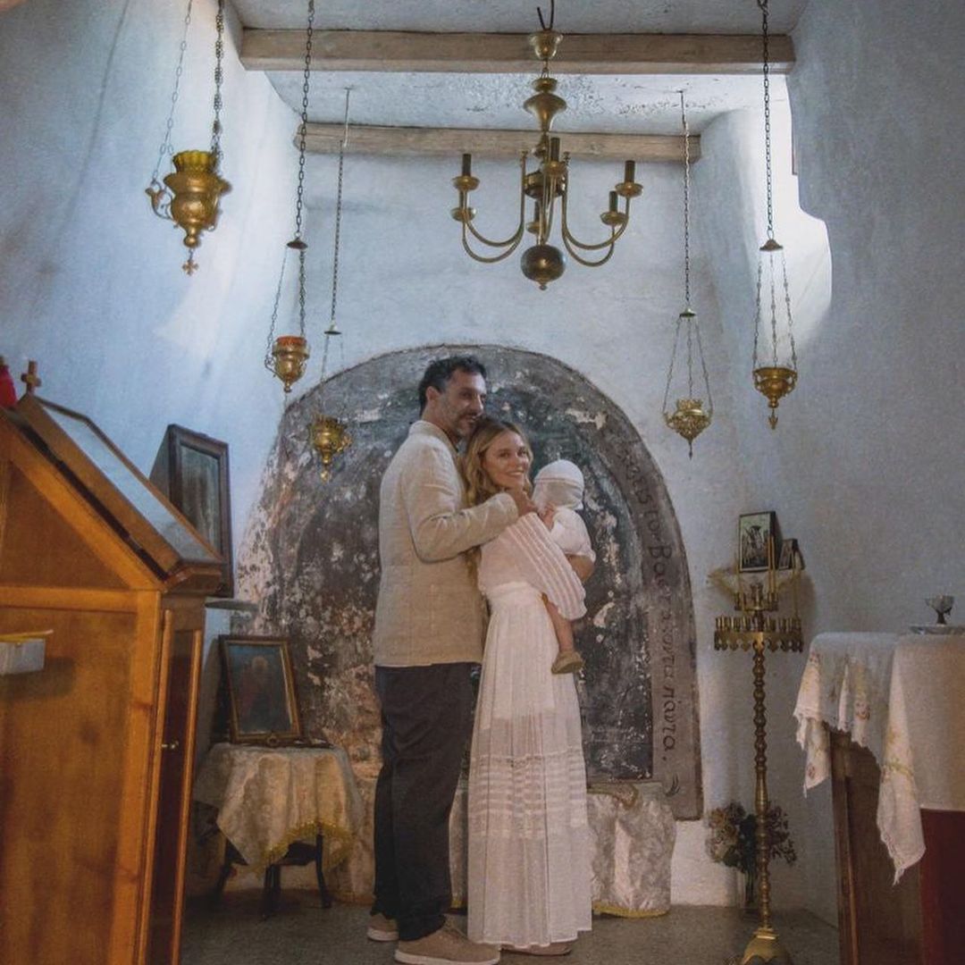 Γιώργος Χρανιώτη- Γεωργία Αβασκαντήρα: Βάπτισαν τον γιο τους στην Τήνο! (εικόνες)