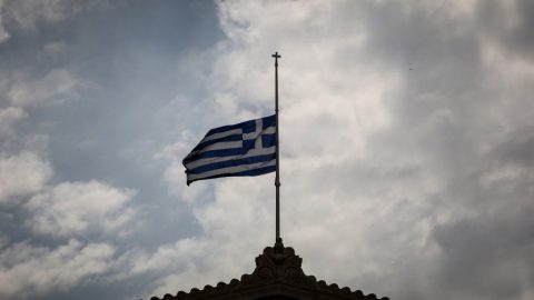 Εθνικό πένθος: Τι είναι, τι προβλέπεται και οι μόλις 6 φορές που έχει κηρυχθεί στην Ελλάδα