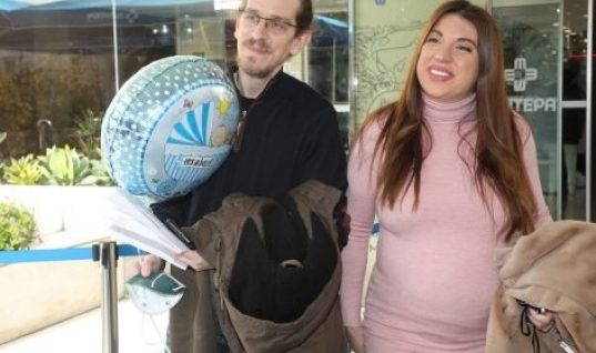 Μελίνα Μακρή: Παραμένει στην θερμοκοιτίδα ο νεογέννητος γιος της τραγουδίστριας
