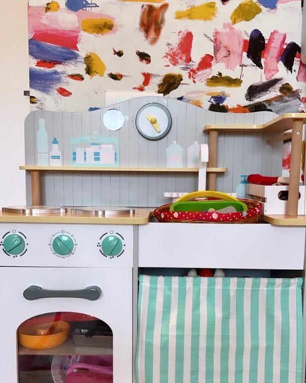 Σίσσυ Φειδά: Άλλαξε το παιδικό δωμάτιο της κόρης της με εντυπωσιακή ταπετσαρία! (εικόνες)
