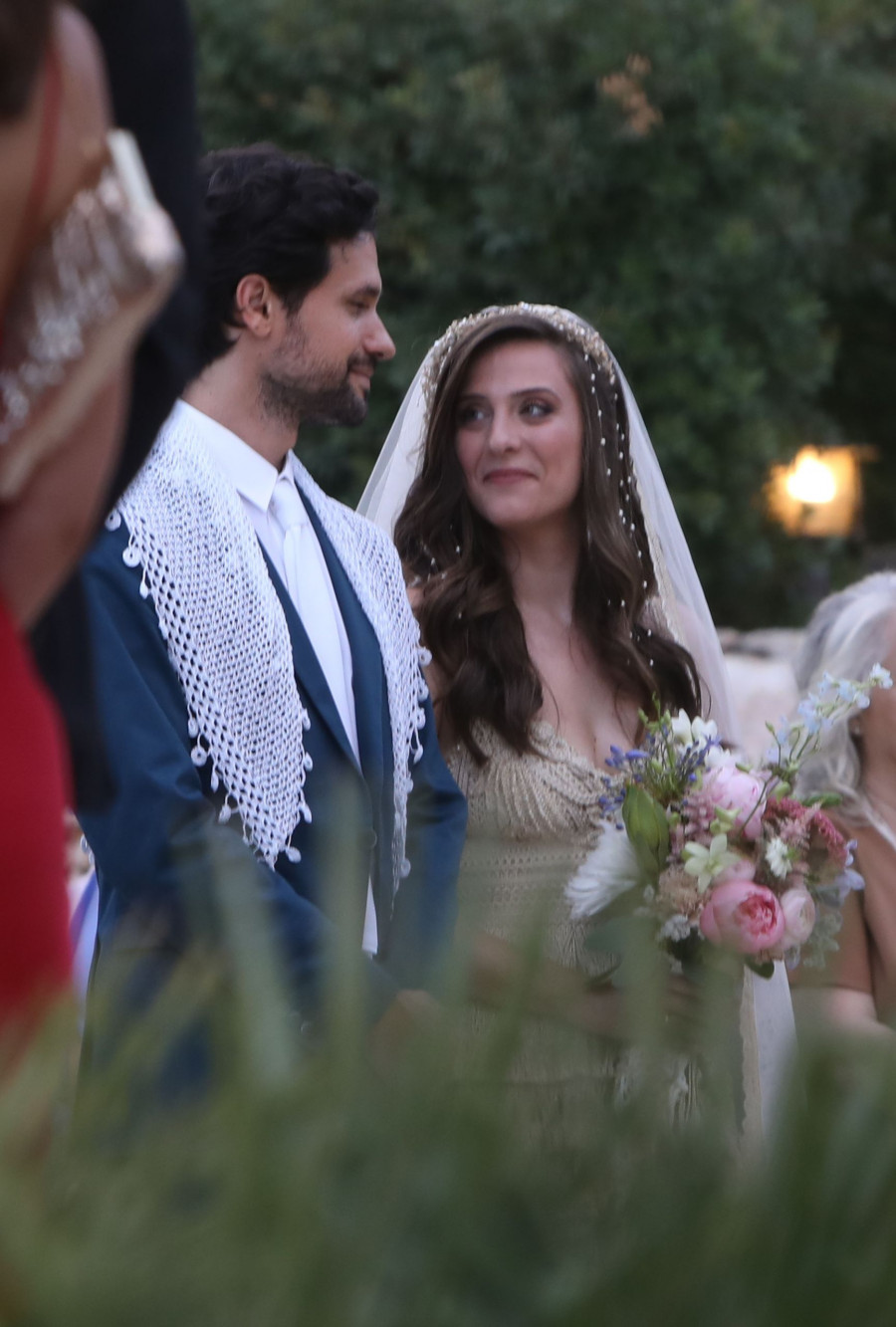 Παραδοσιακός γάμος για Ορφέα Αυγουστίδη - Γεωργία Κρασσά! (εικόνες)