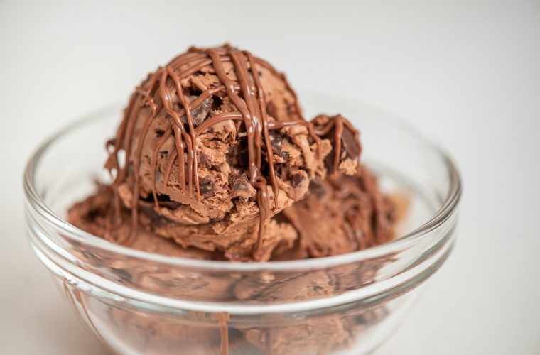 Συγκλονιστικό παγωτό σοκολάτας χωρίς ζαχαρούχο γάλα από τον Δημήτρη Μακρυνιώτη!