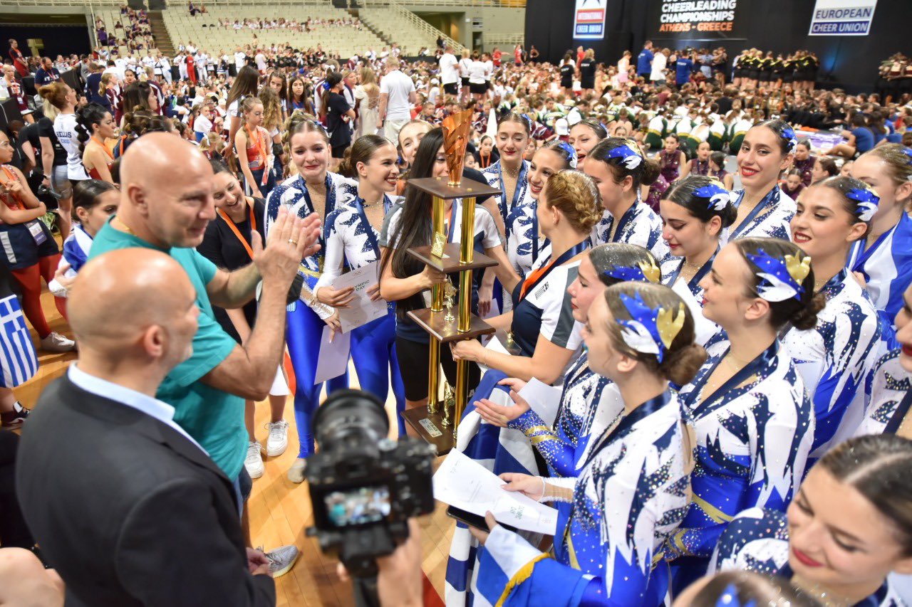 Δάκρυα χαράς από τον Νίκο Γκάλη: Η κόρη του κατέκτησε το χρυσό μετάλλιο με την Εθνική ομάδα cheerleading! (εικόνες)