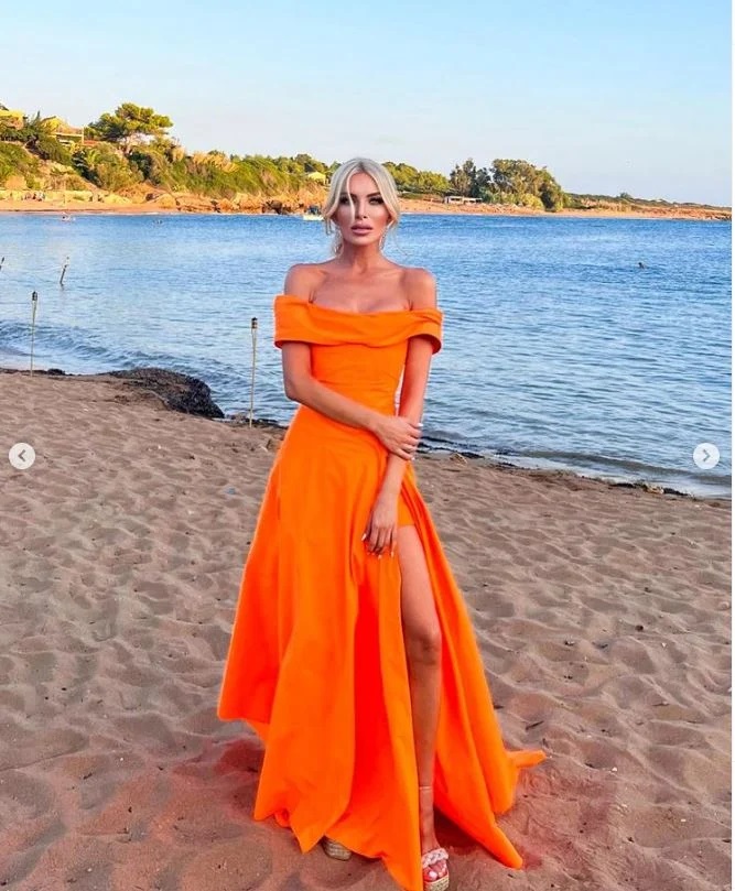Η Κατερίνα Καινούργιου έγινε κουμπάρα- Το εντυπωσιακό φόρεμα που επέλεξε στο it χρώμα της σεζόν! (εικόνες)