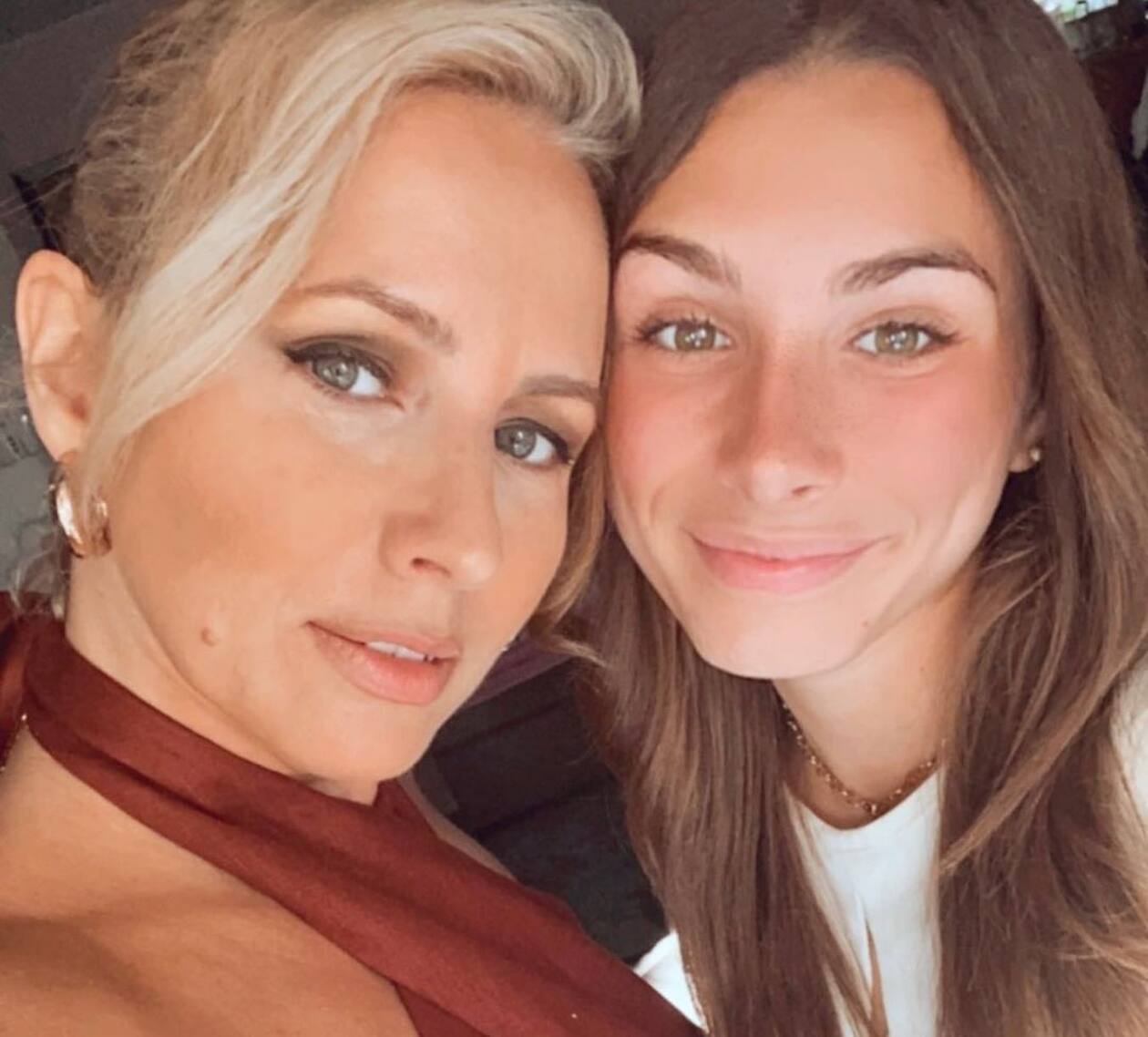 Κατερίνα Παπακωστοπούλου: Είναι σαν αδερφές με την 17χρονη κόρη της! (εικόνες)