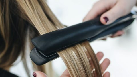 Τα προϊόντα για το ίσιωμα των μαλλιών σχετίζονται με αυξημένο κίνδυνο καρκίνου της μήτρας