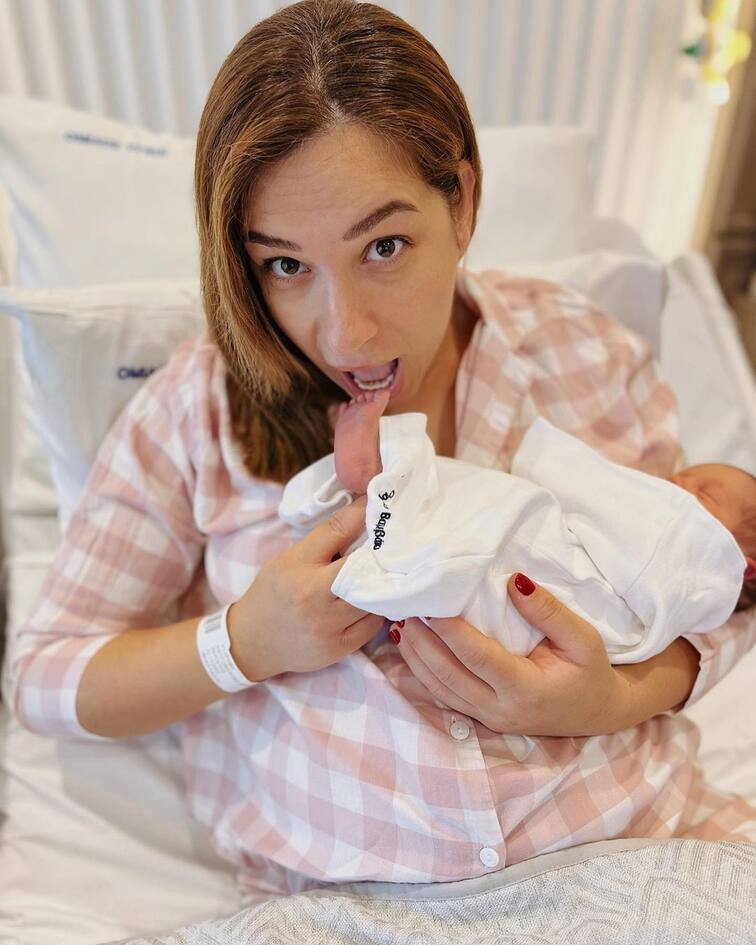 Γέννησε η Αντιγόνη Ψυχράμη- Οι πρώτες φωτογραφίες με τη νεογέννητη! (εικόνες)