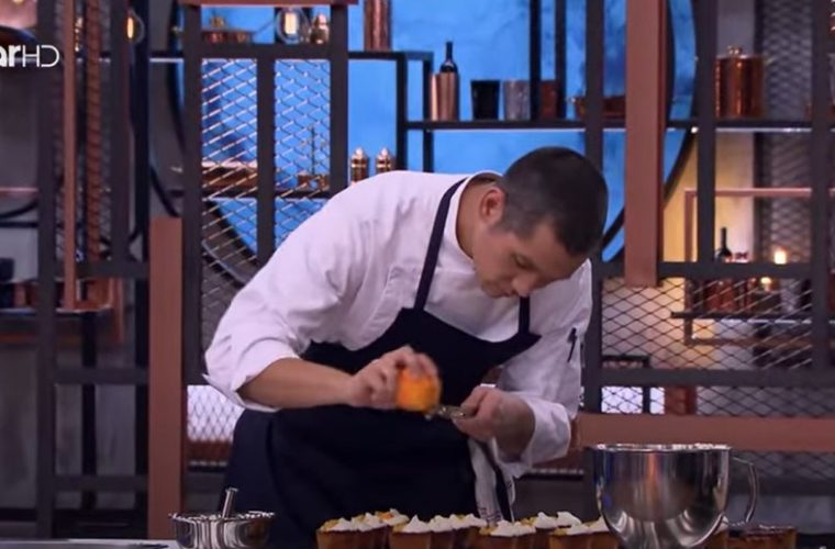 Ο Σωτήρης Κοντιζάς έδωσε αναλυτική συνταγή για την καλύτερη πορτοκαλόπιτα!