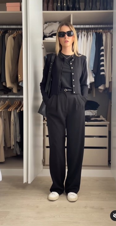 Μαύρο παντελόνι: Τρεις διαφορετικοί τρόποι για να το συνδυάσεις και τρία διαφορετικά look με το ίδιο ρούχο! (εικόνες & βίντεο)