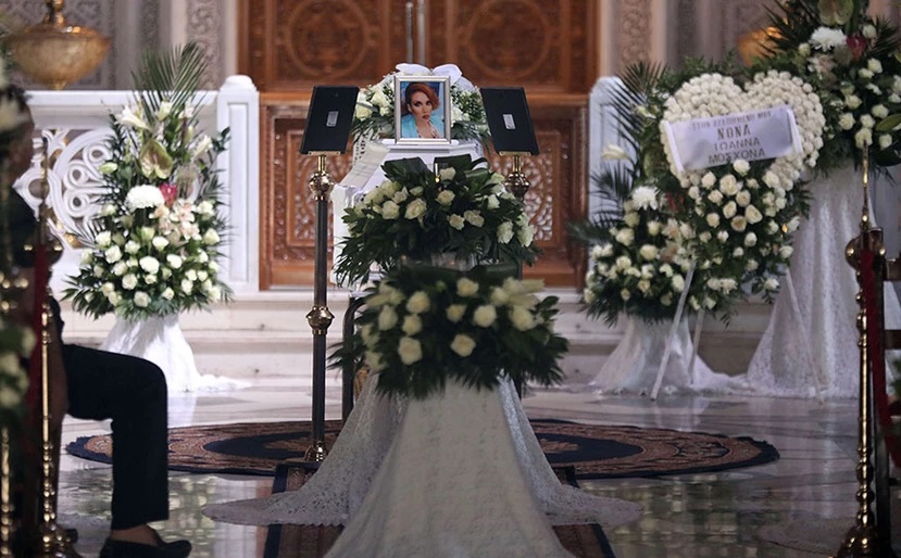 Θλίψη στην κηδεία της Τζίνας Ντρούλις- Ράκος ο αδερφός της, Φίλιππος Καμπούρης