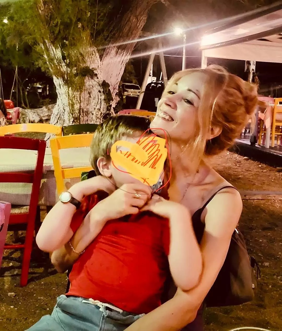 Ιωάννα Παππά: Ποζάρει με τον 4χρονο γιο της αγκαλιά, την ημέρα των γενεθλίων του (εικόνες)