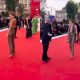 Άβολη σκηνή για τη Βίκυ Καγιά: Η στιγμή που της ζητούν να απομακρυνθεί από το κόκκινο χαλί στο Φεστιβάλ Βενετίας