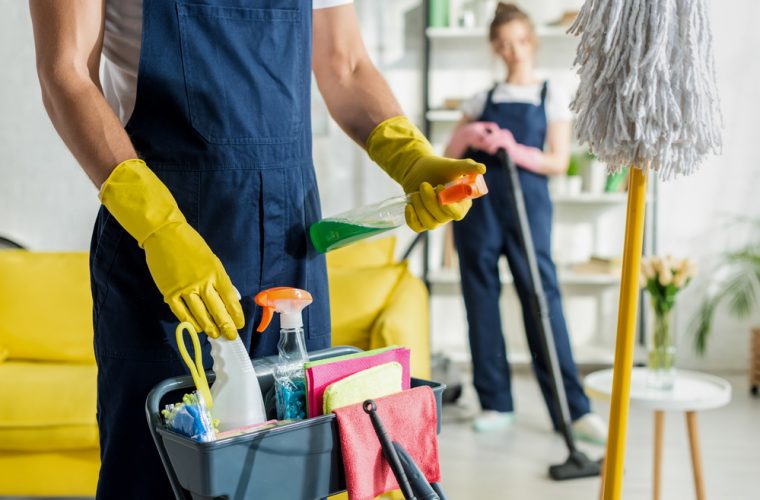 Καμπανάκι για τα προϊόντα καθαρισμού και τα αποσμητικά χώρου – Οι επικίνδυνες χημικές ουσίες που  κρύβουν