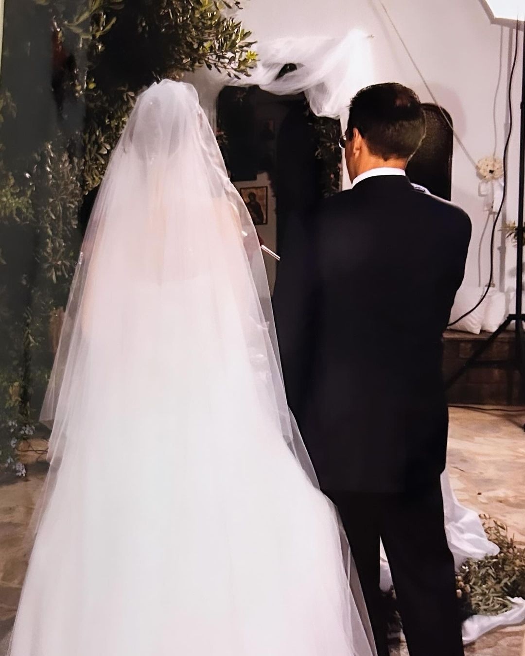 Φαίη Μαυραγάνη: Ευχήθηκε στον σύζυγό της, Νίκο Μάνεση, με μια φωτογραφία από τον γάμο τους