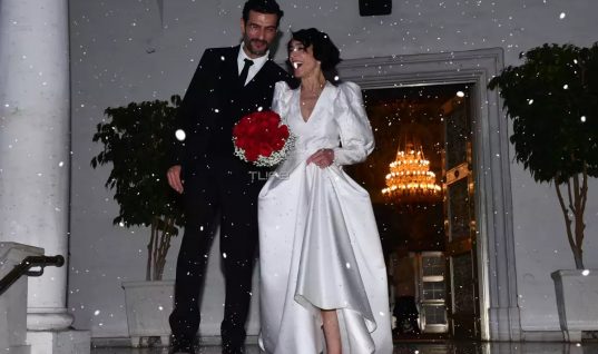 Παντρεύτηκαν η Έλενα Τοπαλίδου και ο Νίκος Κουρής (εικόνες)