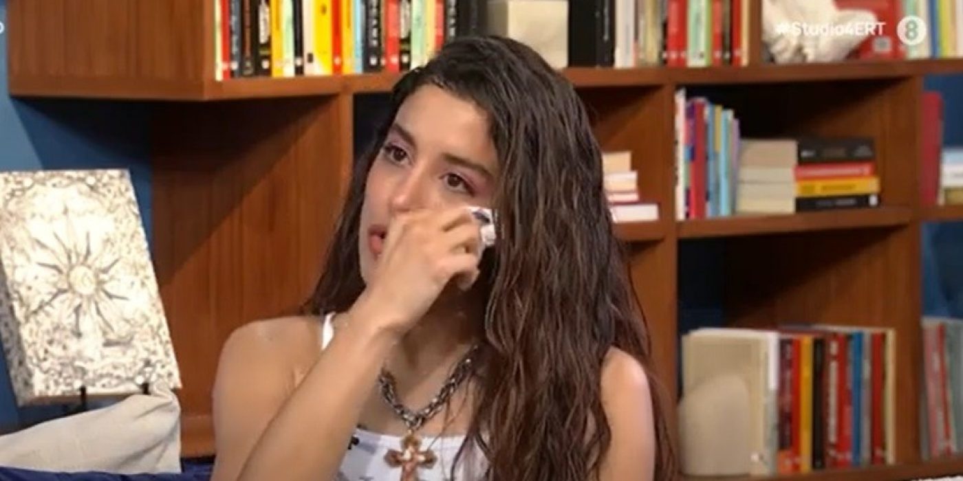 Μαρίνα Σάττι: Ξέσπασε σε κλάματα όταν έκανε έμμεση αναφορά στον πάτερα της