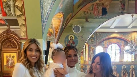 Η Μαρία Μενούνος βάφτισε την κόρη της με νονά τη Μαριέττα Χρουσαλά! (εικόνες)